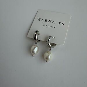 632 Silver Pearl Drop Earrings